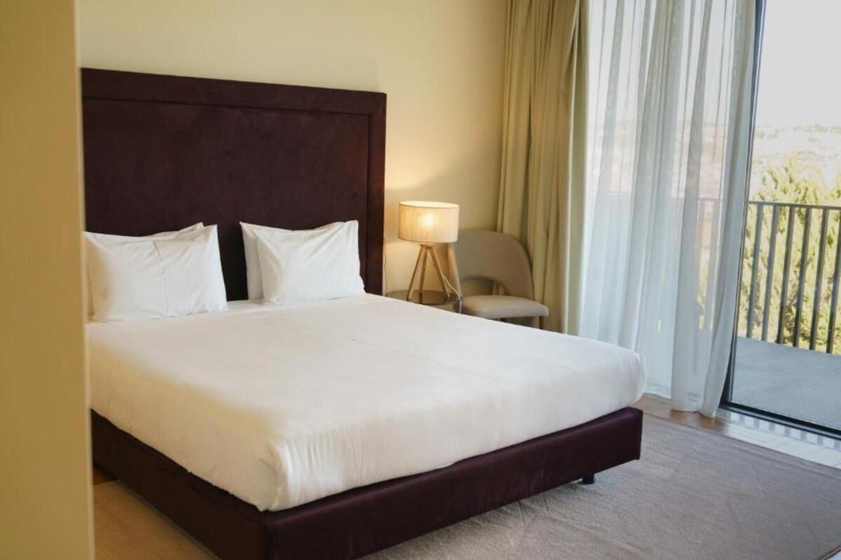 Minibar, in-room safe, iron/ironing board (on request), free WiFi