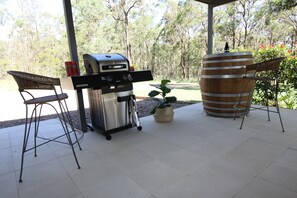 Terrace/patio - Tucked away in the Heart of the Hunter valley (North Rothbury)