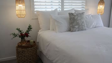 Iron/ironing board, free WiFi, bed sheets