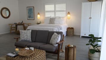 Tabla de planchar con plancha, wifi gratis, ropa de cama