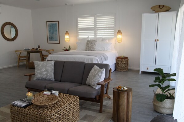 Iron/ironing board, free WiFi, bed sheets