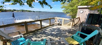 Cozy Lake Front Cottage on Long Pond