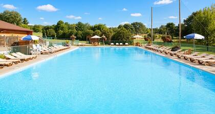 Wisconsin Dells | Pool & Waterpark Access | 2BR Cabin