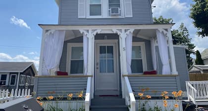 Quaint Cottage Vacation