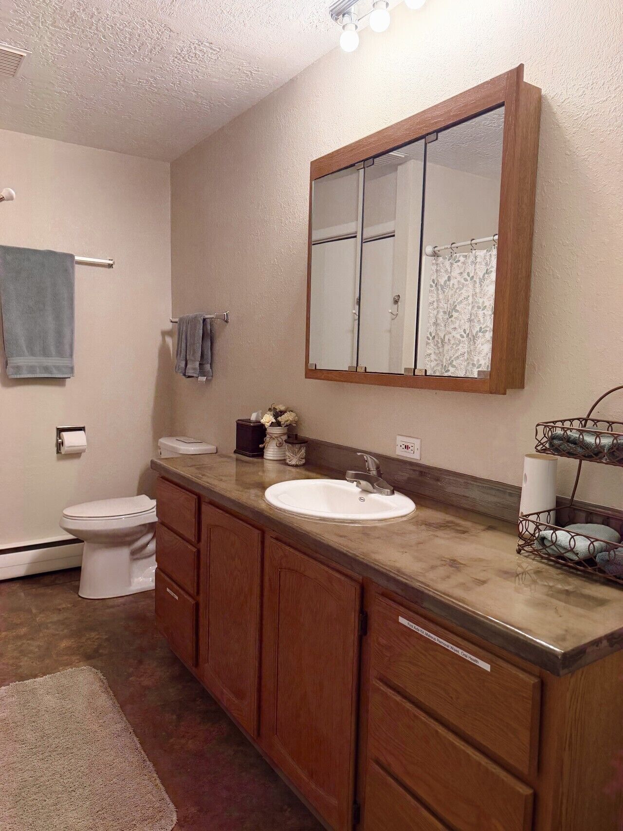 Combined shower/tub, hair dryer