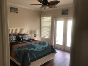 5 soverom, skrivebord, wi-fi og sengetøy