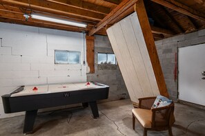 Spielezimmer