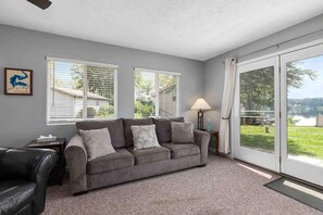 Smart-tv, een dvd-speler en een filmbibliotheek