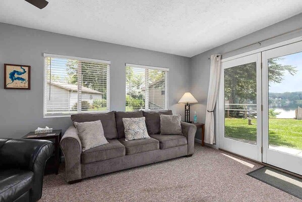 Smart TV, DVD player, video library