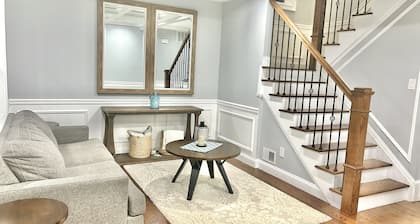 NEW Beach House - 3 blocks to the beach with beach Badges!
