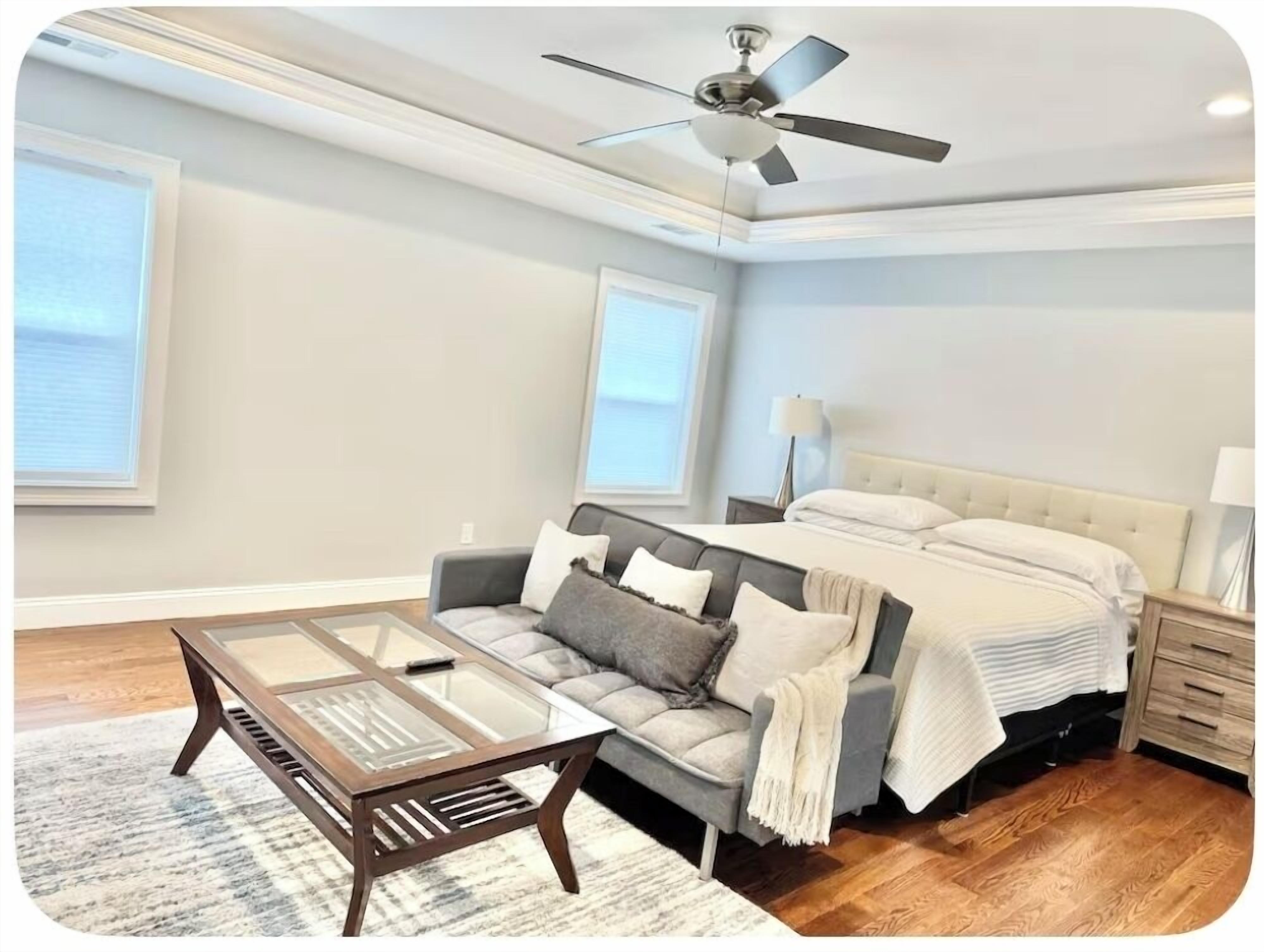 4 Schlafzimmer, Schreibtisch, Bügeleisen/Bügelbrett, Reisekinderbett