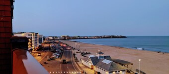 Oceanfront penthouse -“Sunkissed”