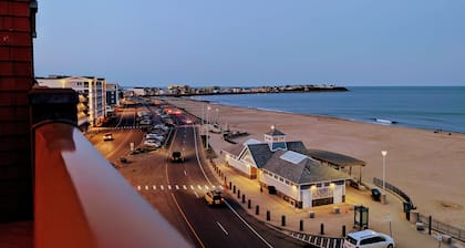 Oceanfront penthouse -“Sunkissed”