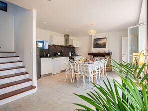 Fridge, microwave, oven, dishwasher - Villa Ostréa by Interhome (Carnac)