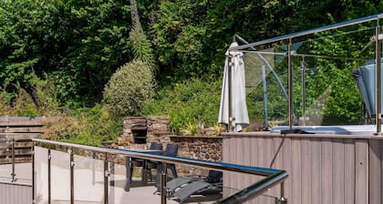 BeachBreak, Sleeps 9, Pets, Hot Tub