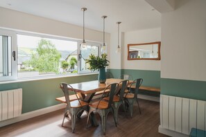 Dining - BeachBreak, Sleeps 9, Pets, Hot Tub (Croyde)