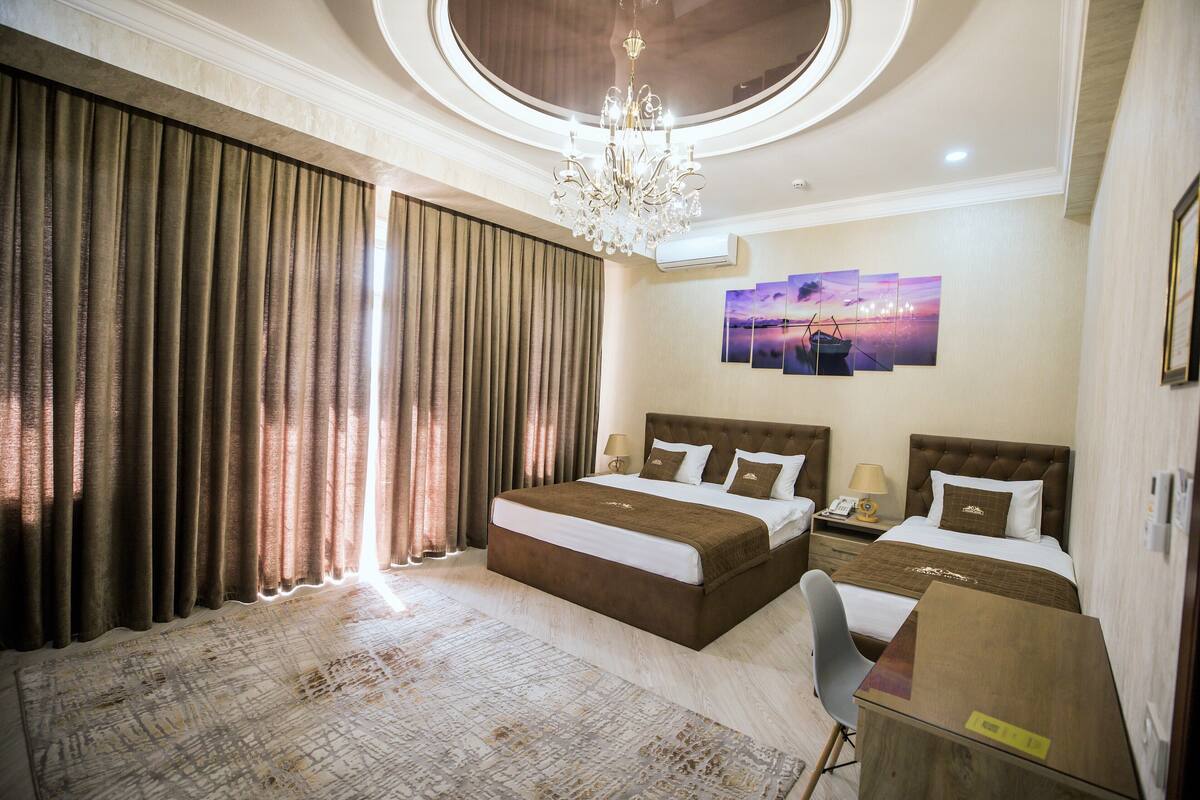ห้องแฟมิลี่ | เครื่องนอนระดับพรีเมียม, ตู้นิรภัยในห้องพัก, โต๊ะทำงาน, ผ้าม่านกันแสง