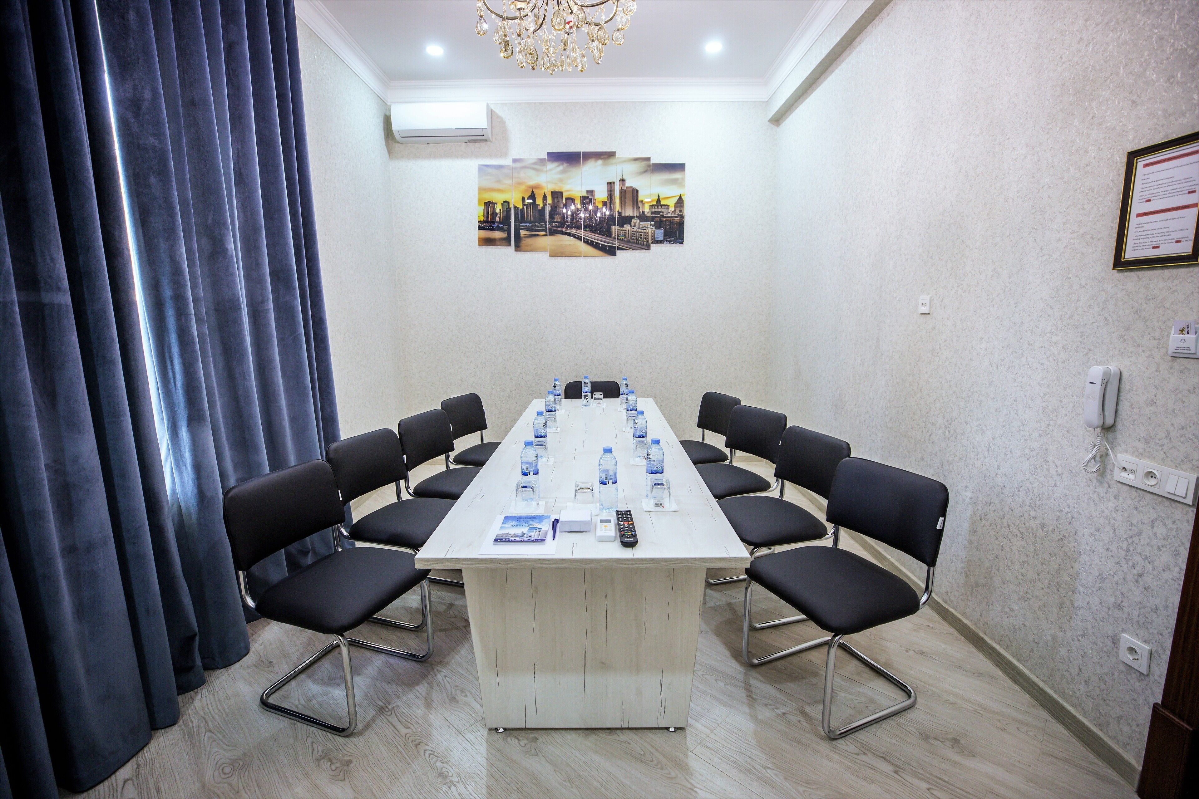 Photo - Leader Hotel