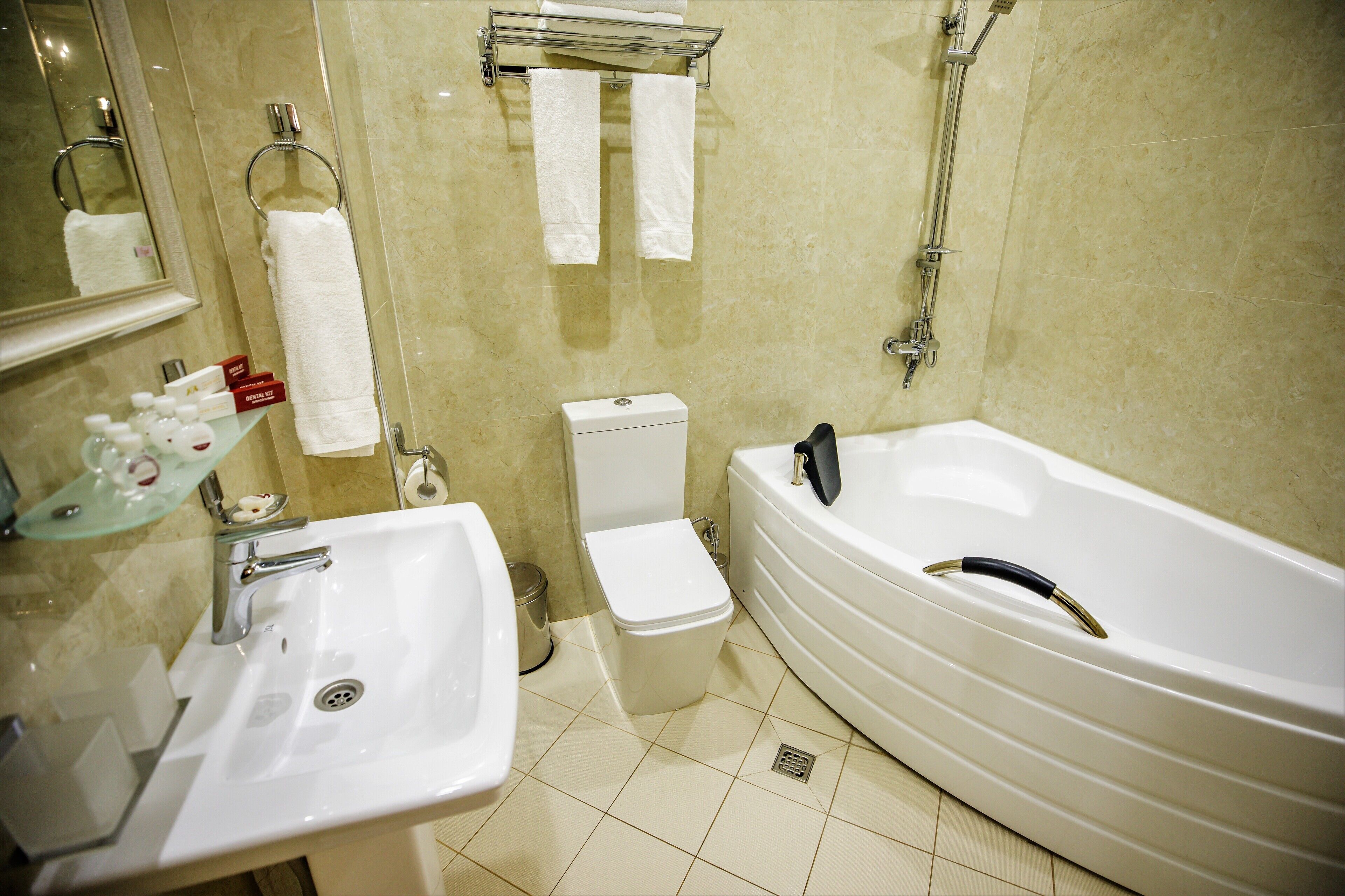 Photo - Leader Hotel