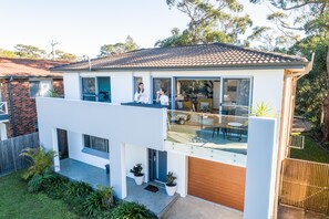 Exterior - 1 minute walk to Culburra Beach & Lake. ASD friendly and pet friendly. (Culburra Beach)