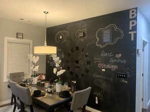 Dining - 3 Bedrooms in the City Limits Close to Everything (Atlanta)