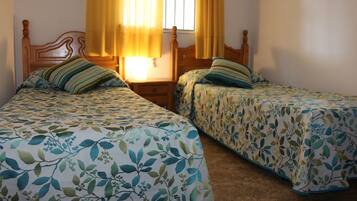 4 Schlafzimmer, Bügeleisen/Bügelbrett, WLAN, Bettwäsche