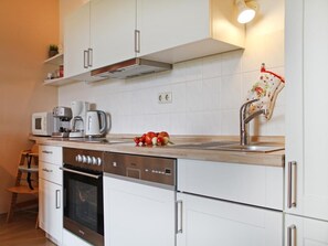 Kühlschrank, Mikrowelle, Geschirrspüler