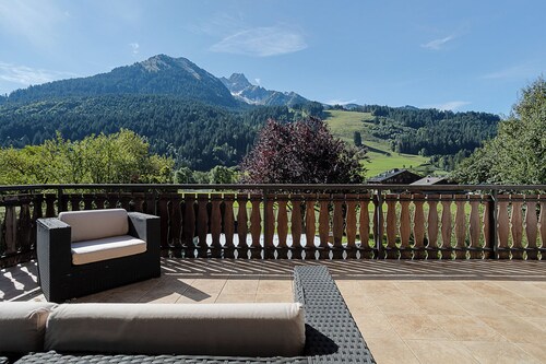Chalet Entirely Renovated - 4 Bedrooms - Large terrace, private parking