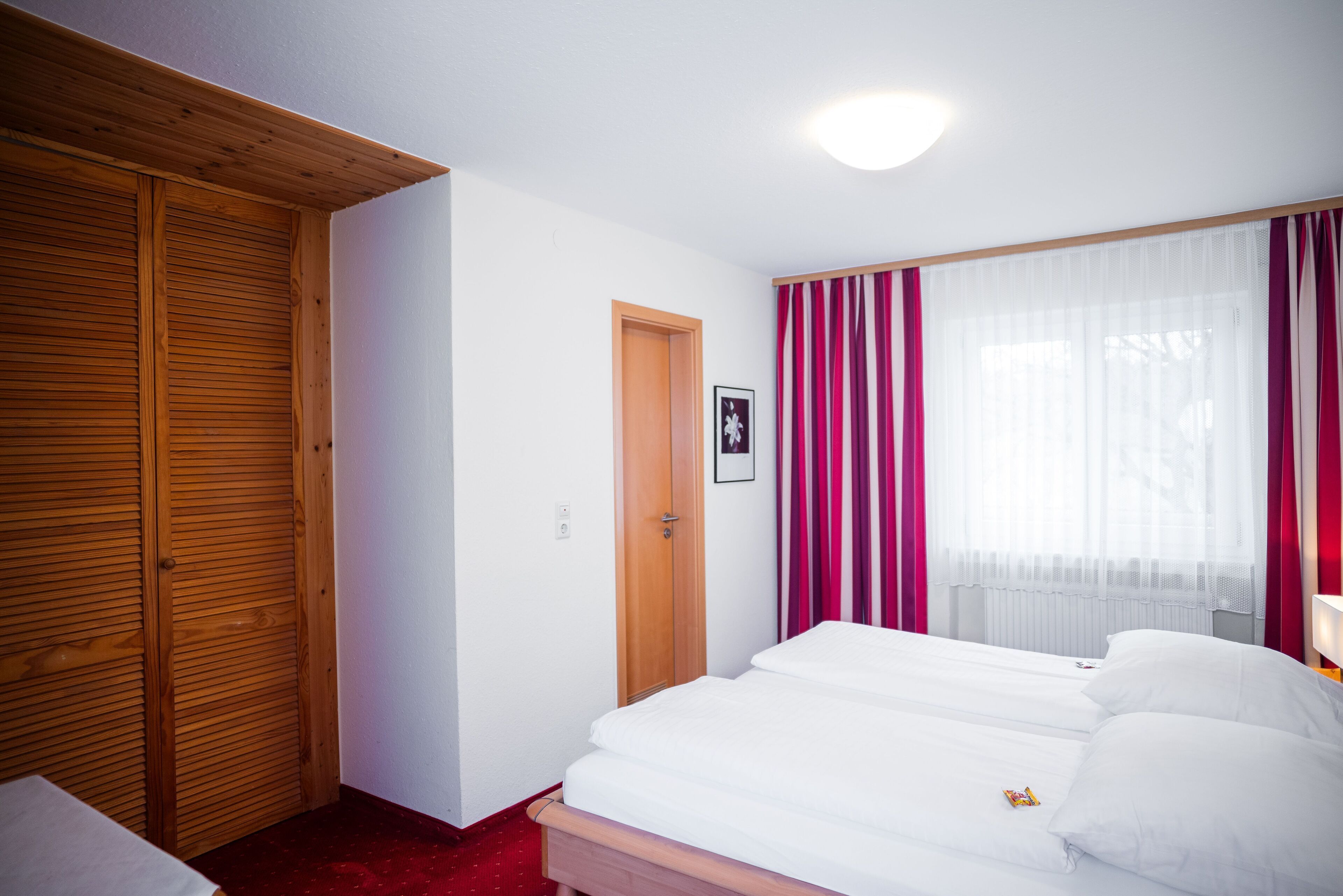 1 dormitorio y ropa de cama