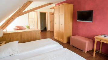 1 bedroom, bed sheets