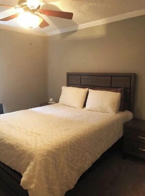 3 chambres, fer et planche à repasser, Wi-Fi gratuit, draps fournis