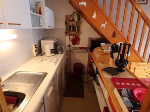 冰箱、微波炉、烤箱、洗碗机