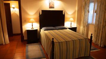 5 Schlafzimmer, Bügeleisen/Bügelbrett, Reisekinderbett, kostenloses WLAN