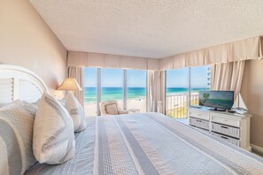 1 bedroom, iron/ironing board, free WiFi, bed sheets - Isle Be Back-Beachfront-Amazing Decor-1Bd-2Ba-Sleeps 4! You're Sure to Be Back! (Panama City Beach)