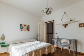 4 quartos, ferros/tábuas de passar roupa, Wi-Fi de cortesia