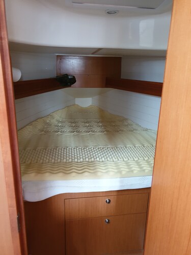 Sleep on the water, privatize a charming sailboat in Grand Anse! 