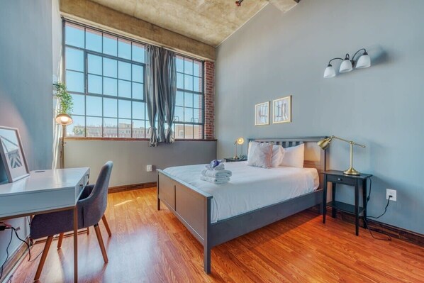 2 habitaciones, tabla de planchar con plancha, wifi y ropa de cama 