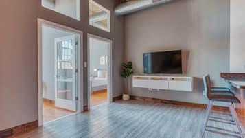 2 slaapkamers, een strijkplank/strijkijzer, wifi, beddengoed