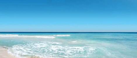 Beach nearby, sun loungers, beach towels