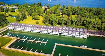 Townhouse on water with boathouse!