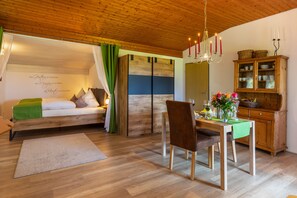 1 habitación y ropa de cama