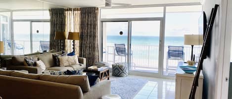 Smart TV, reproductor de DVD, libros, estéreo