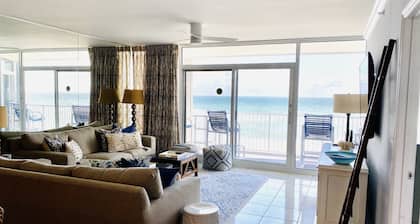 Gorgeous Oceanfront 3 Bed/3 Bath-Feels Like You Are Floating On the Water!
