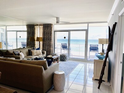 Gorgeous Oceanfront 3 Bed/3 Bath-Feels Like You Are Floating On the Water!