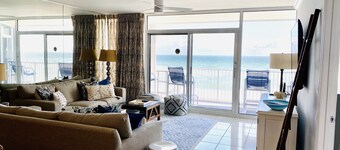 Gorgeous Oceanfront 3 Bed/3 Bath-Feels Like You Are Floating On the Water!