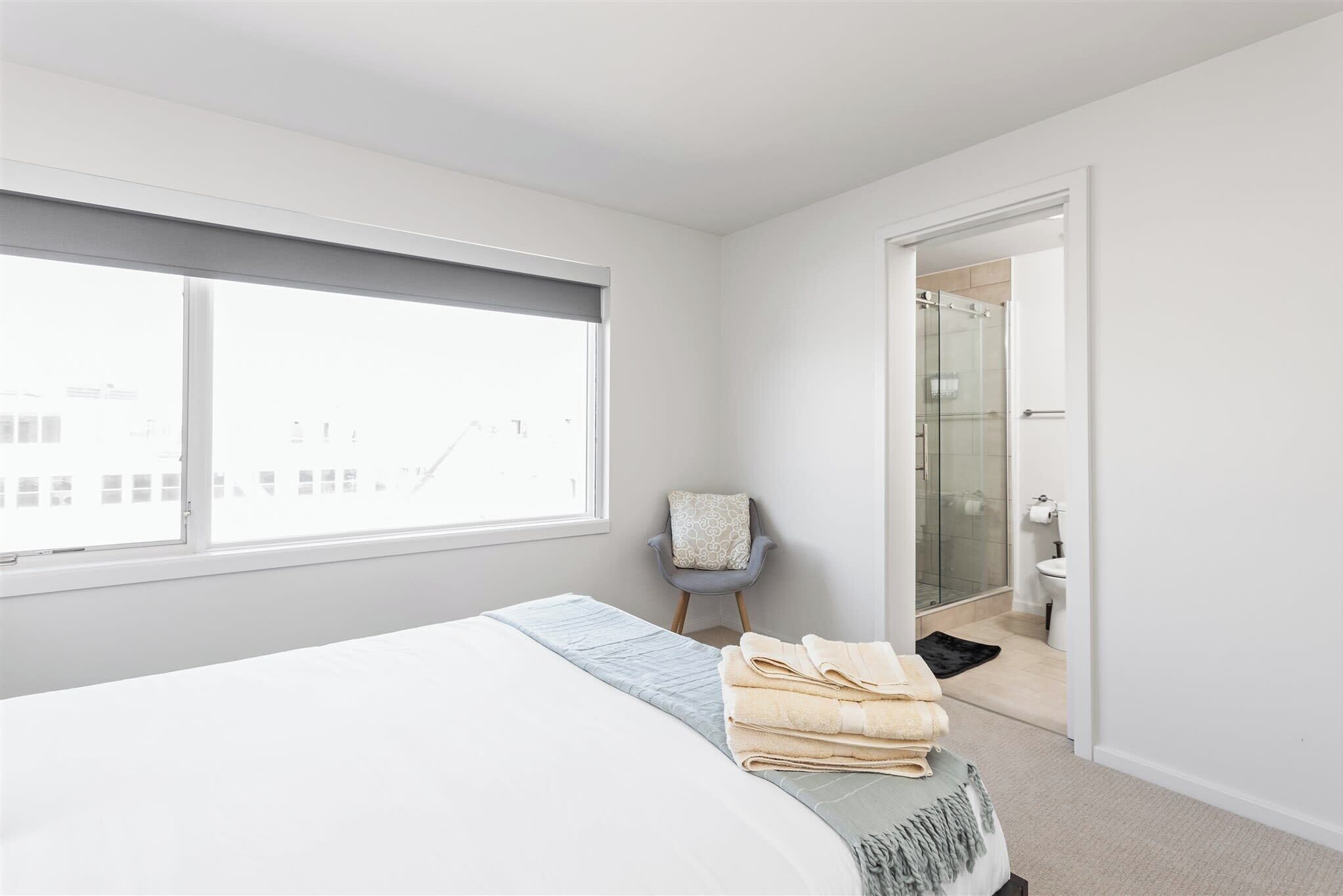 3 bedrooms, desk, iron/ironing board, WiFi