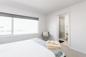 3 عدّة غرف نوم ومكتب ومكواة/لوح كي وواي فاي