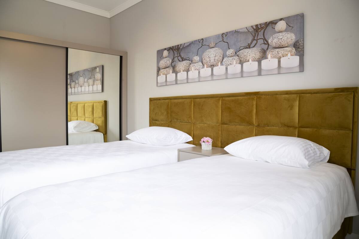 Standard Suite, 1 Bedroom | 1 bedroom, minibar, in-room safe, desk