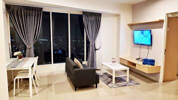 2 Bedrooms Grand Kamala Lagoon by 21 Room | Blackout drapes, free WiFi, bed sheets