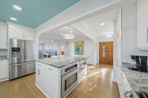 Fridge, microwave, oven, stovetop - Sea2Sky by Carolina Getaway (Kure Beach)